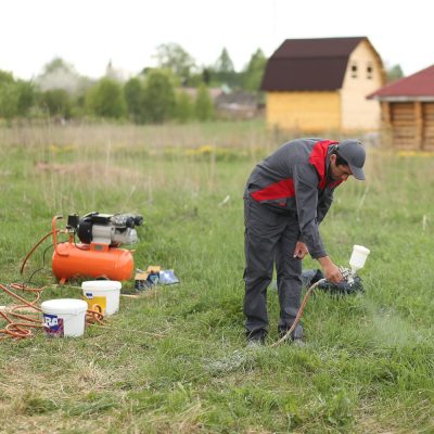 покрасить деревянный дом